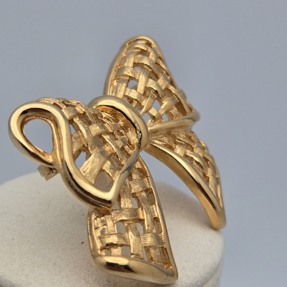 Basket Weave Ribbon Bow Vintage Gold-Tone Brooch Textured Retro Pin - Picture 4 of 7